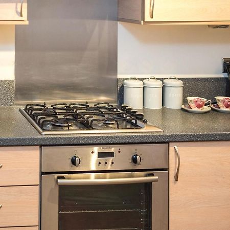 Elegant 2 Bedroom City Centre Apartment - Free Parking - Private Balcony Édimbourg Extérieur photo
