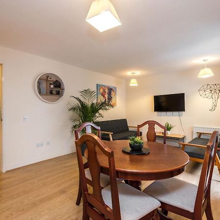 Elegant 2 Bedroom City Centre Apartment - Free Parking - Private Balcony Édimbourg Extérieur photo