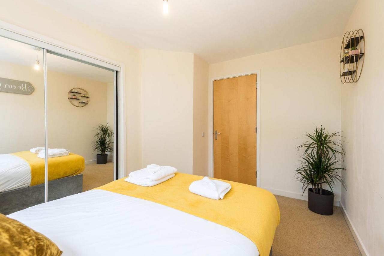Elegant 2 Bedroom City Centre Apartment - Free Parking - Private Balcony Édimbourg Extérieur photo