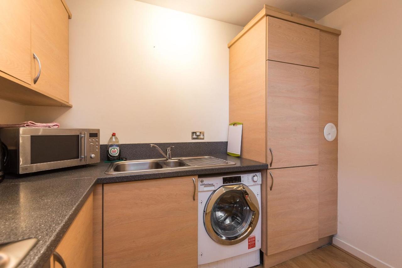 Elegant 2 Bedroom City Centre Apartment - Free Parking - Private Balcony Édimbourg Extérieur photo
