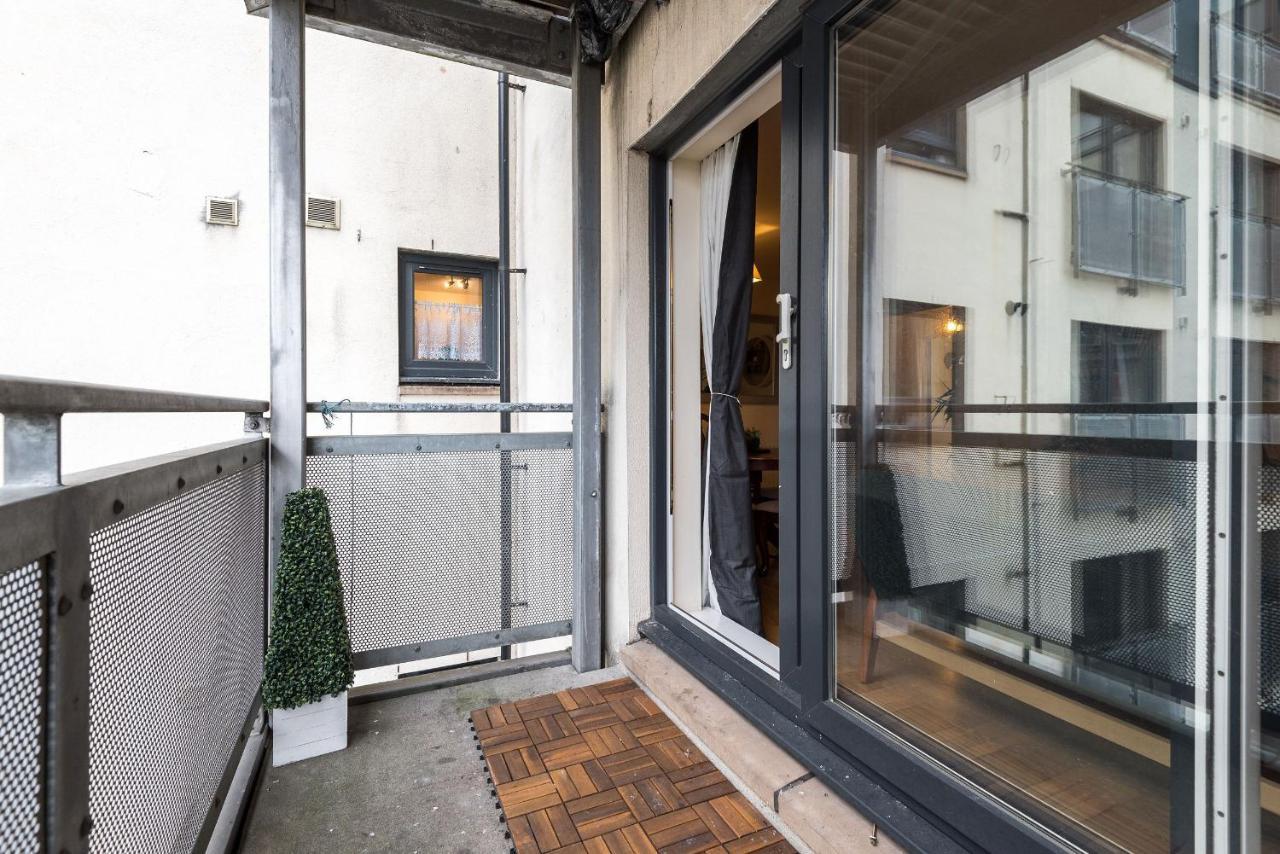 Elegant 2 Bedroom City Centre Apartment - Free Parking - Private Balcony Édimbourg Extérieur photo